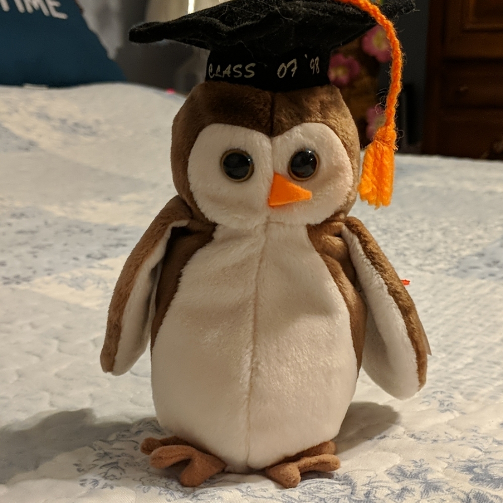 💖💜 Wise the owl Ty beanie baby.